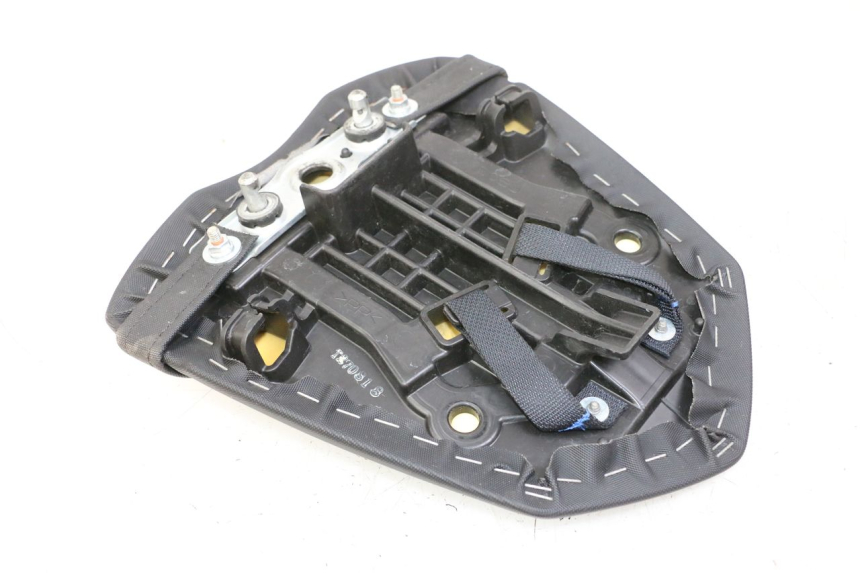 photo de HINTEN SITZ SUZUKI GSR 750 (2011 - 2017)