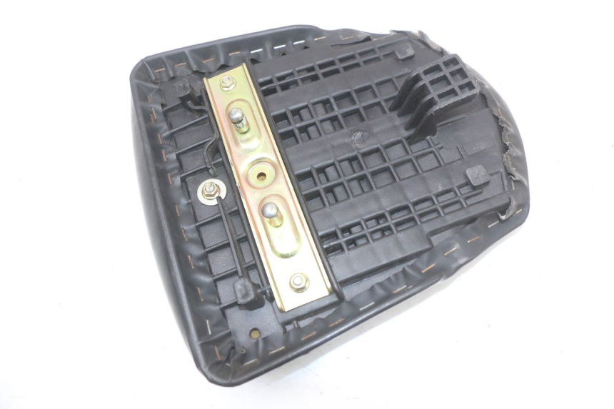 photo de HINTEN SITZ HYOSUNG GTR 125 (2006 - 2008)