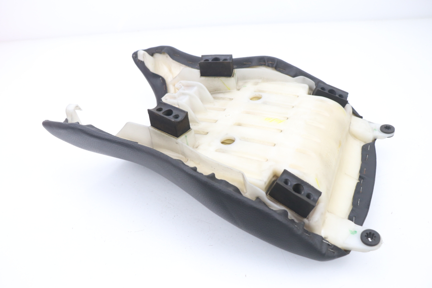 photo de VORNE SITZ HONDA CBF 125 (2009 - 2015)