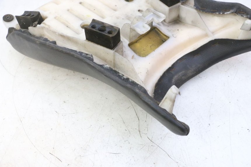 photo de VORNE SITZ HONDA CBF 125 (2009 - 2015)