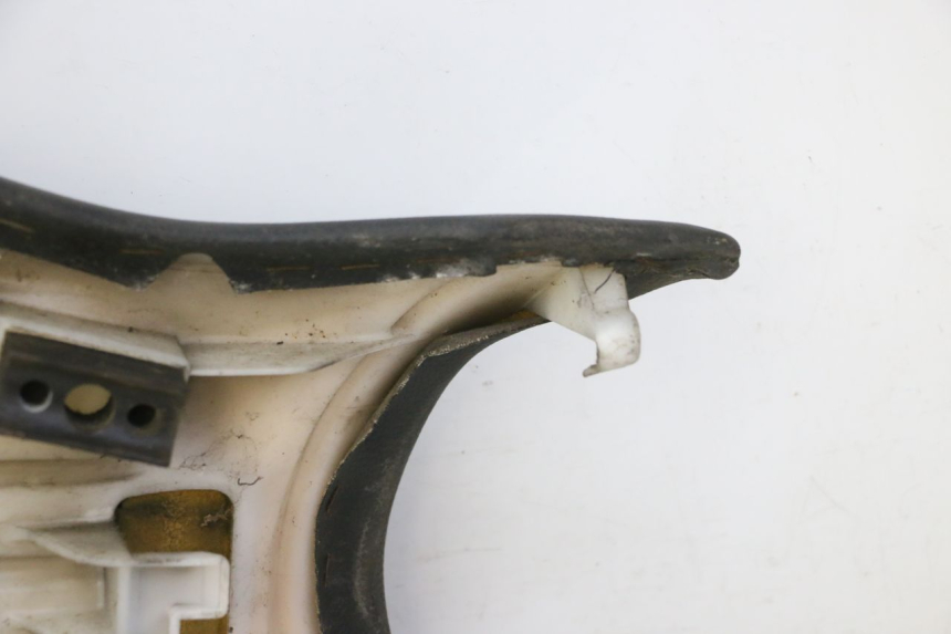 photo de VORNE SITZ HONDA CBF 125 (2009 - 2015)