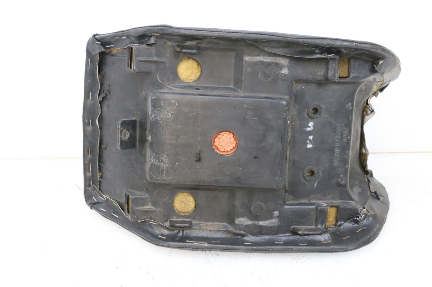 photo de VORNE SITZ KAWASAKI GPZ RX 1000 (1986 - 1988) - Details der Befestigungspunkte