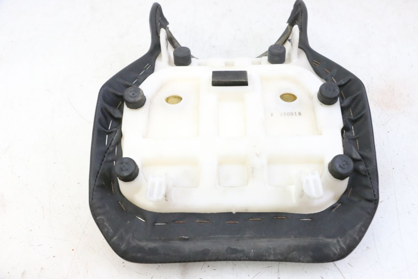 photo de VORNE SITZ SUZUKI GSR 750 (2011 - 2017)