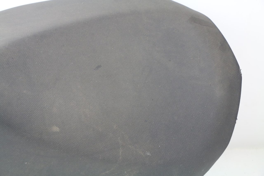 photo de VORNE SITZ PEUGEOT JET FORCE CARBU 50 (2003 - 2016)