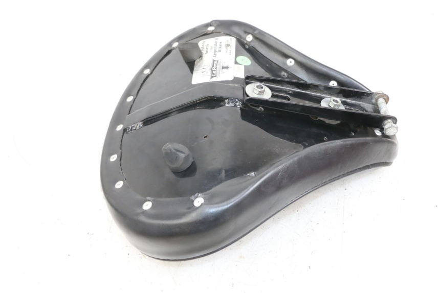 photo de VORNE SITZ HARLEY DAVIDSON SPORTSTER XL CUSTOM 1200 (2003 - 2004)
