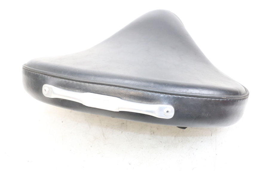 photo de VORNE SITZ HARLEY DAVIDSON SPORTSTER XL CUSTOM 1200 (2003 - 2004)