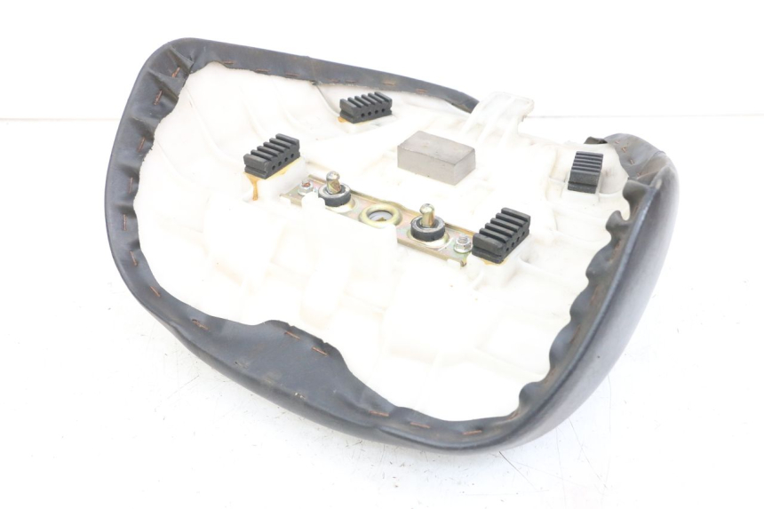 photo de VORNE SITZ SUZUKI VL INTRUDER 125 (2004 - 2007)