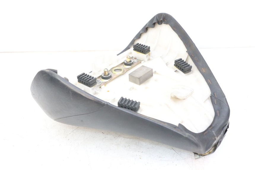 photo de VORNE SITZ SUZUKI VL INTRUDER 125 (2004 - 2007)