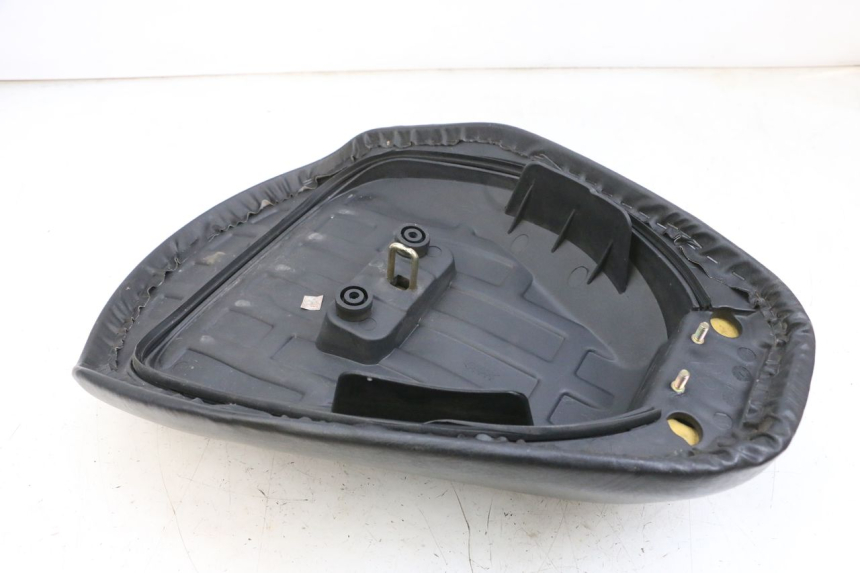 photo de VORNE SITZ PEUGEOT TWEET PRO EFI 4T 50 (2021 - 2022)