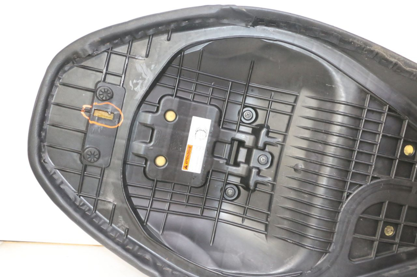 photo de SITZBANK SUZUKI BURGMAN 125 (2007 - 2014)