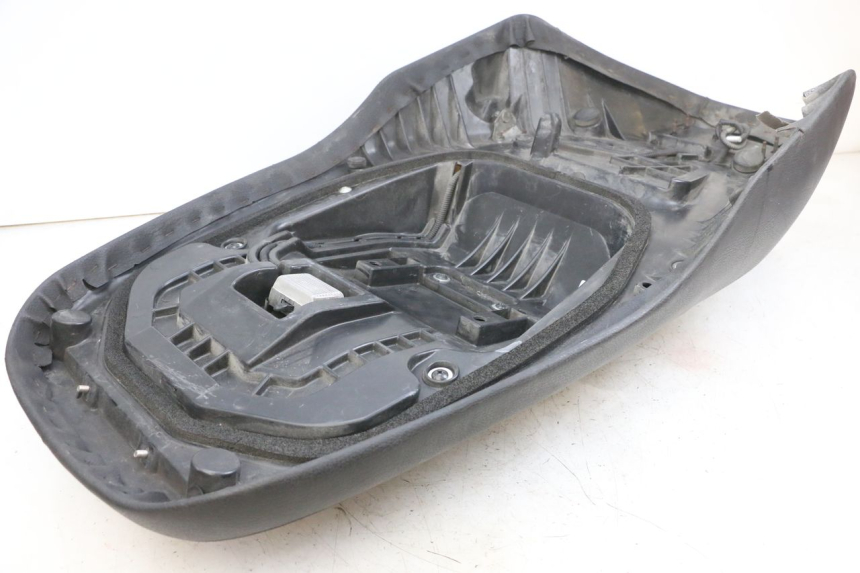 photo de SITZ SUZUKI BURGMAN EXECUTIVE ABS 650 (2006 - 2012) - Zoom auf Komponenten