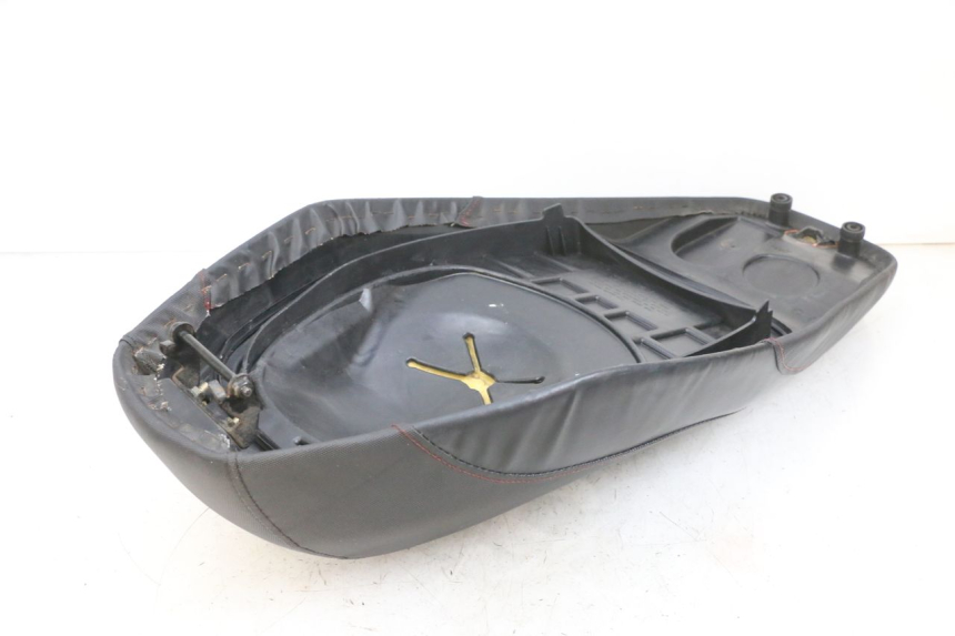 photo de SITZBANK SYM CROX 4T 50 (2016 - 2023) - Oberflächenzustand und Material