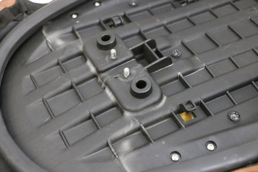 photo de SITZ SEGWAY NINEBOT E125S 1 (2022 - 2026) - Details der Befestigungspunkte