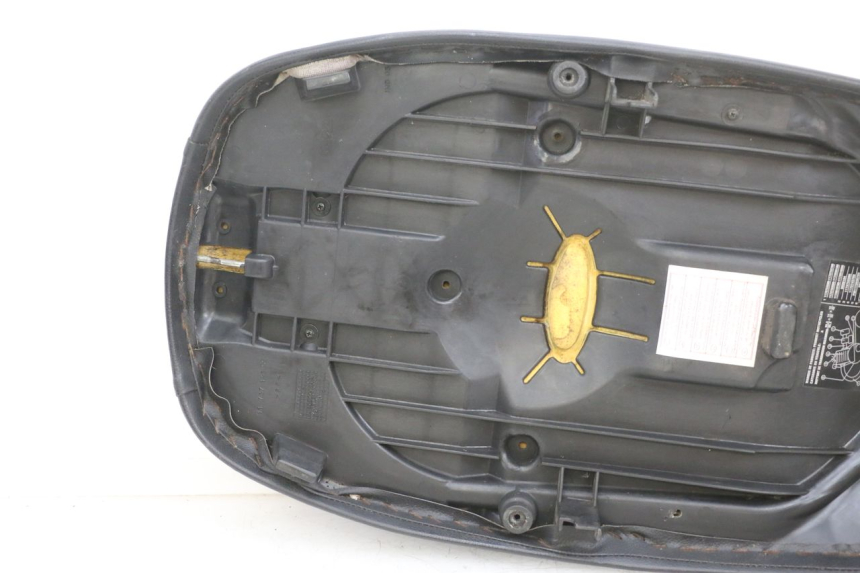 photo de SELLE PEUGEOT ELYSEO 125 (1999 - 2004) - Oberflächenzustand und Material