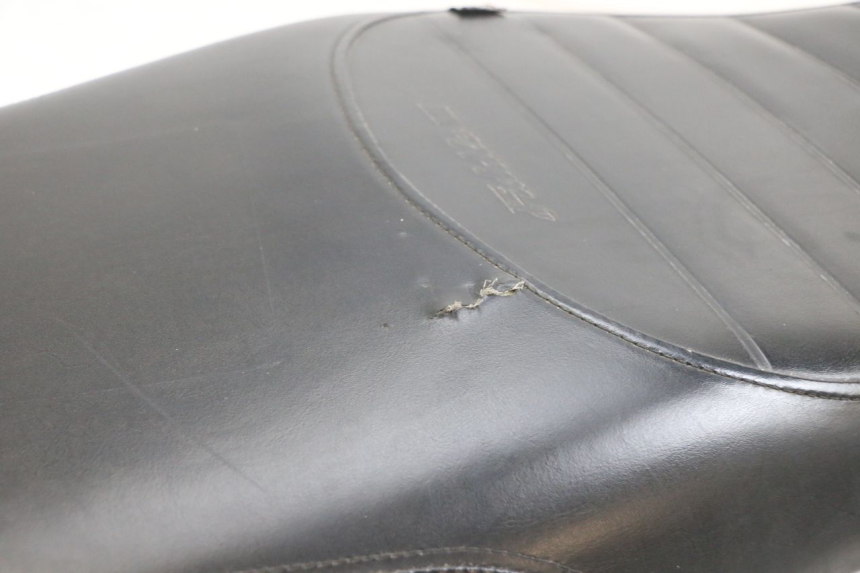 photo de SITZBANK SYM FIDDLE 3 III 125 (2014 - 2020) - Details der Befestigungspunkte