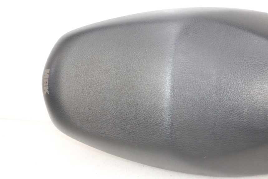 photo de SITZ MBK FLAME X 125 (2007 - 2016) - Fokus auf die Struktur