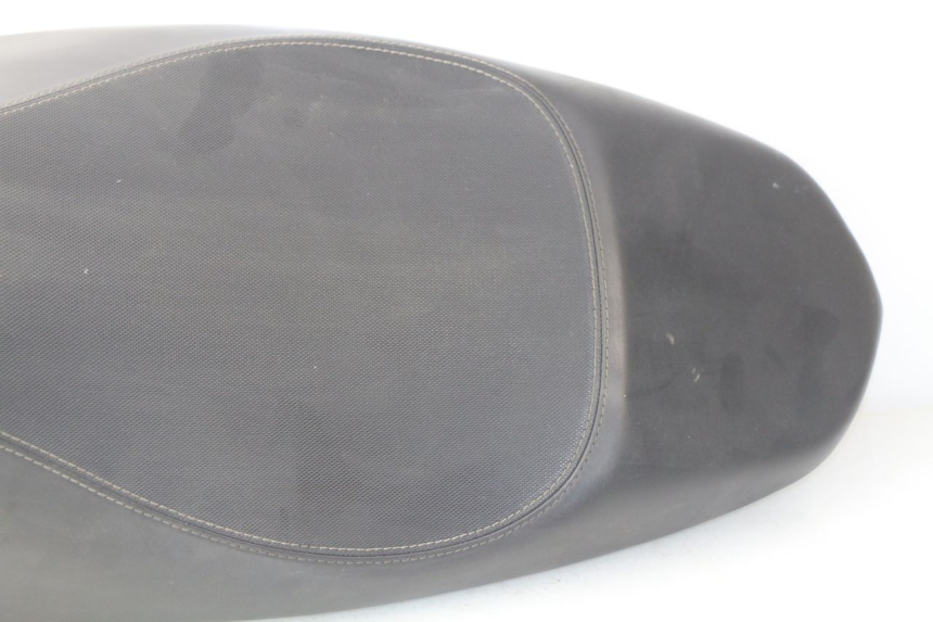 photo de SELLE PEUGEOT KISBEE 2T 50 (2010 - 2017)