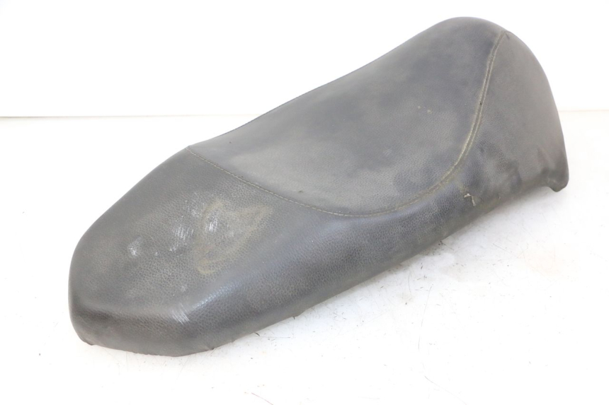 photo de SELLE PEUGEOT KISBEE 2T 50 (2010 - 2017)