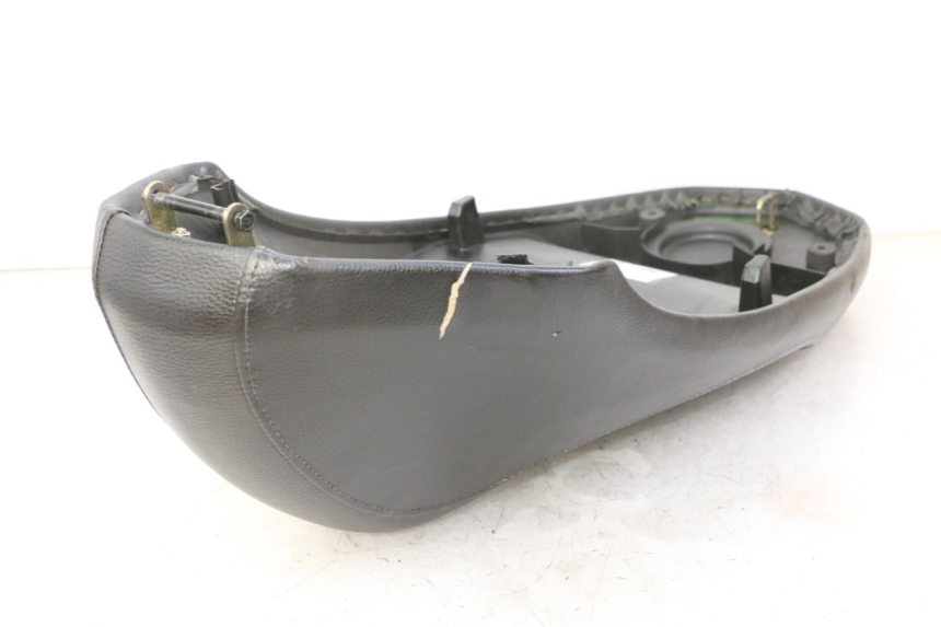 photo de SELLE PEUGEOT KISBEE 2T 50 (2010 - 2017)