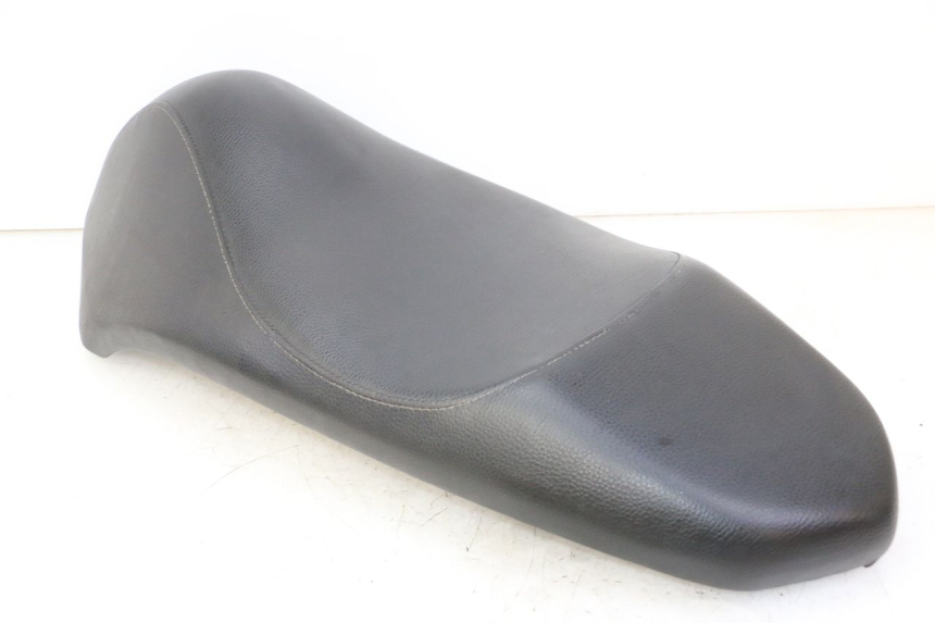 photo de SELLE PEUGEOT KISBEE 2T 50 (2010 - 2017)