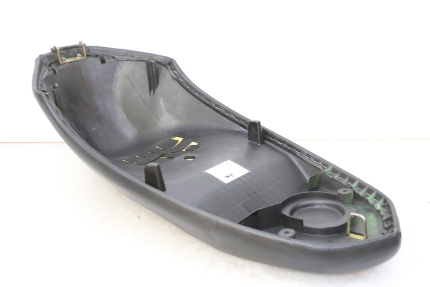 photo de SELLE PEUGEOT KISBEE 2T 50 (2010 - 2017)