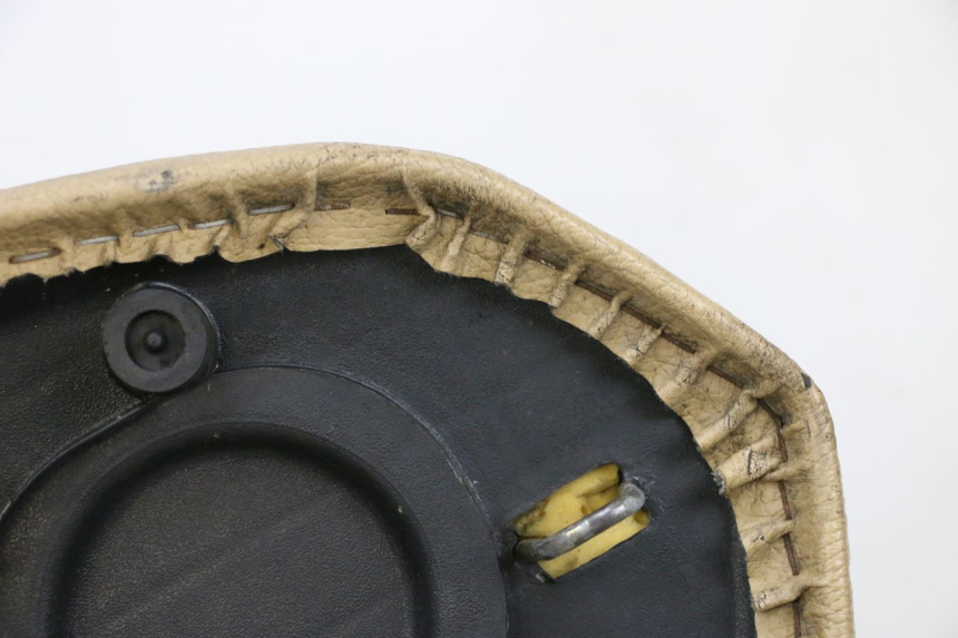 photo de SELLE PEUGEOT KISBEE 2T 50 (2010 - 2017) - Alternative Perspektive