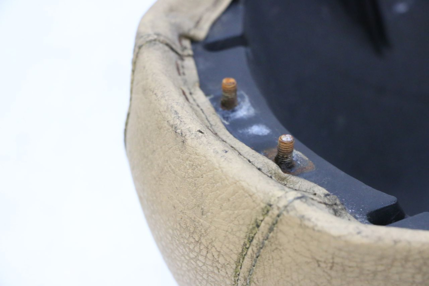 photo de SELLE PEUGEOT KISBEE 2T 50 (2010 - 2017) - Gesamtansicht des Produkts