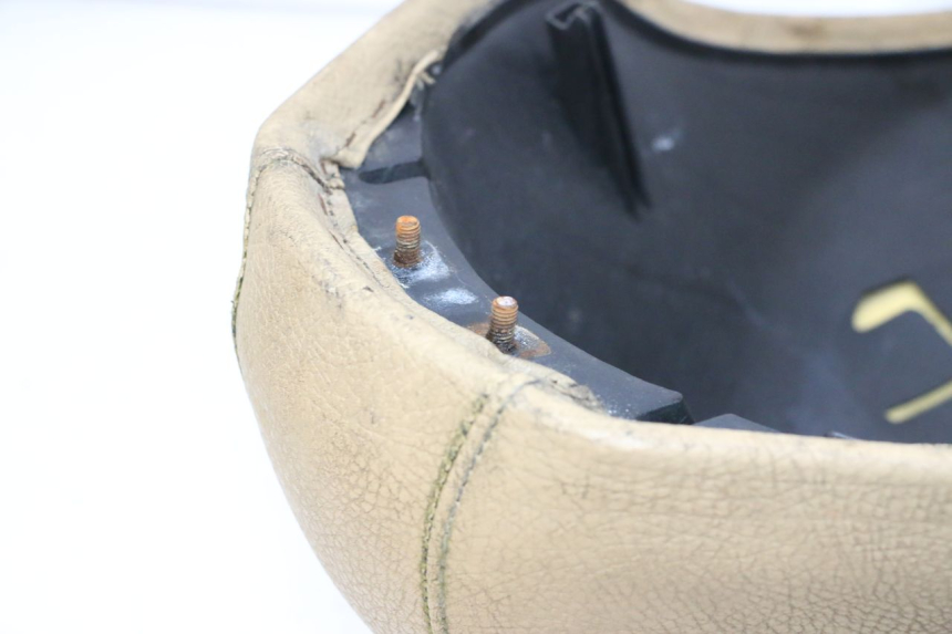 photo de SELLE PEUGEOT KISBEE 2T 50 (2010 - 2017) - Oberflächenzustand und Material