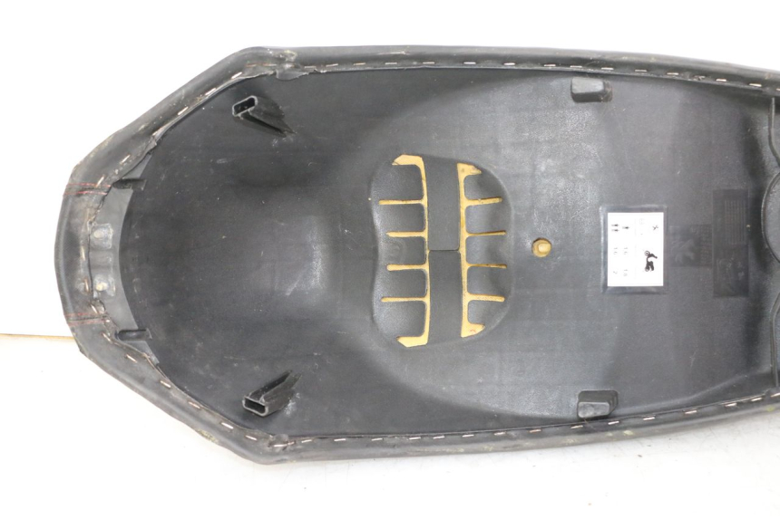 photo de SELLE PEUGEOT KISBEE 4T 50 (2018 - 2022)