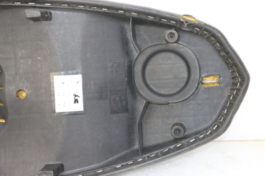 photo de SELLE PEUGEOT KISBEE 4T 50 (2018 - 2022)