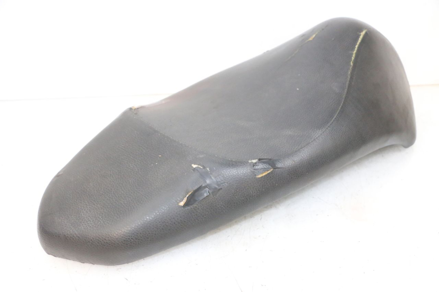 photo de SELLE PEUGEOT KISBEE 4T 50 (2010 - 2017)