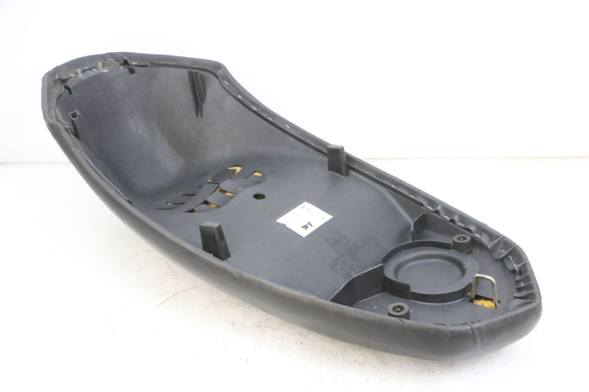 photo de SELLE PEUGEOT KISBEE 4T 50 (2018 - 2022) - Weitere Ansicht des Artikels