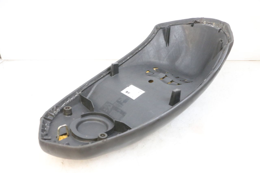 photo de SELLE PEUGEOT KISBEE 4T 50 (2018 - 2022) - Charakteristische Merkmale