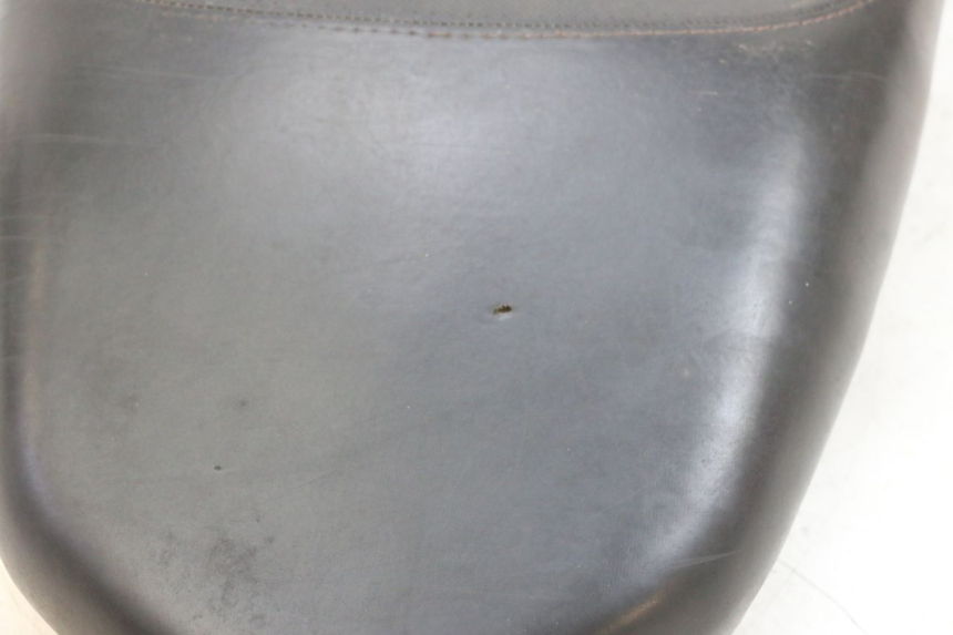 photo de SELLE PEUGEOT KISBEE 4T 50 (2018 - 2022) - Details der Befestigungspunkte