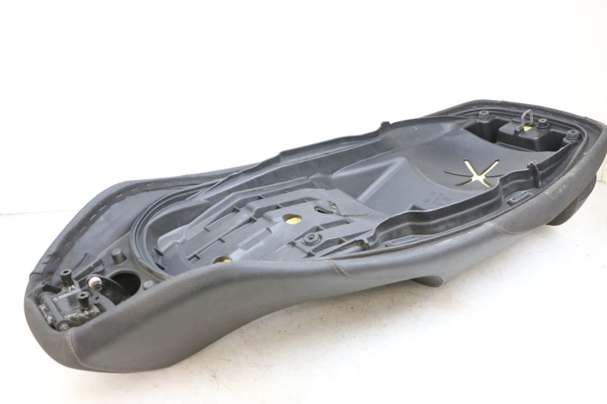 photo de SITZ PIAGGIO MP3 HPE 350 (2018 - 2020) - Alternative Perspektive