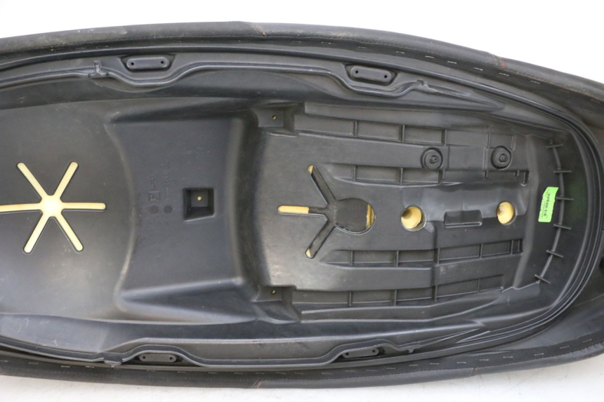 photo de SITZ PIAGGIO MP3 HPE 350 (2018 - 2020) - Kennzeichnungen und Originalreferenzen