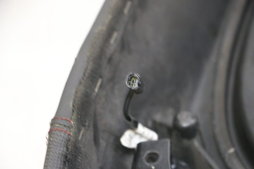 photo de SELLE PIAGGIO MP3 RL 250 (2007 - 2010) - Zoom auf Komponenten