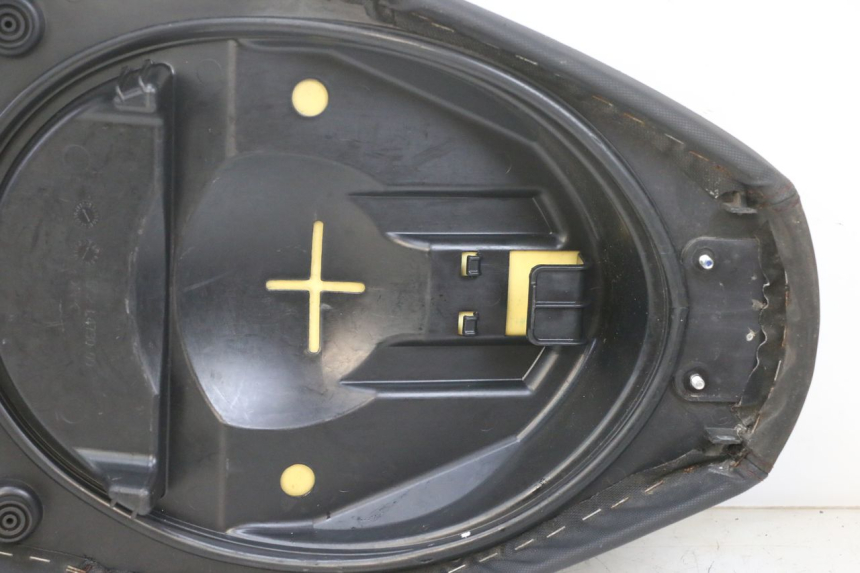 photo de SELLE YAMAHA NEOS NEO'S 4T 50 (2008 - 2016) - Zoom auf Komponenten