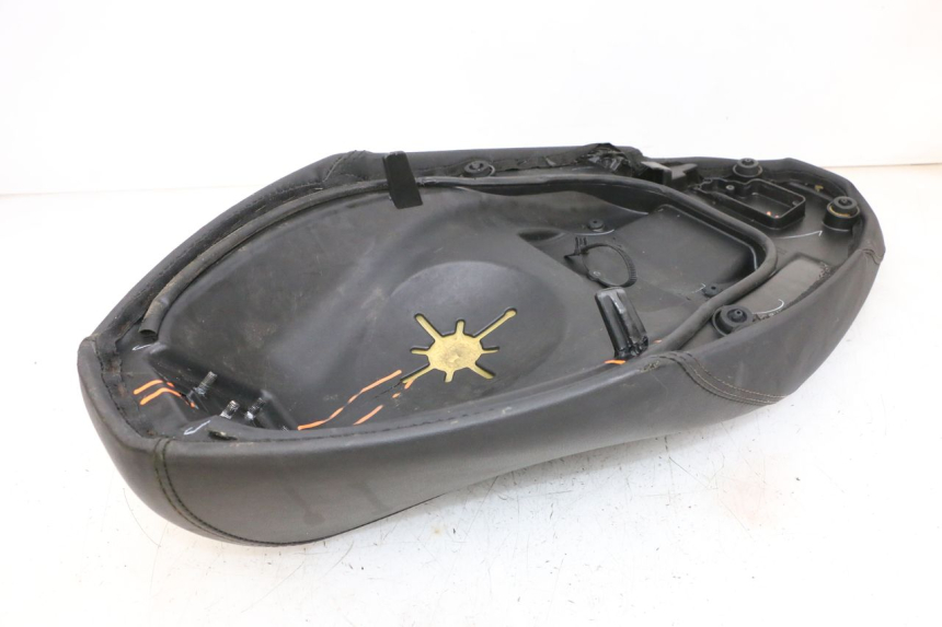 photo de SELLE PIAGGIO NEW TYPHOON 50 (2018 - 2021) - Hochauflösende Nahaufnahme