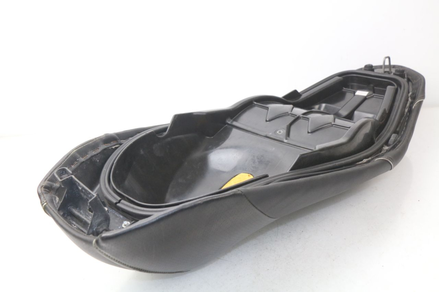 photo de SELLE HONDA PCX (JF47) 125 (2012 - 2013) - Details der Befestigungspunkte