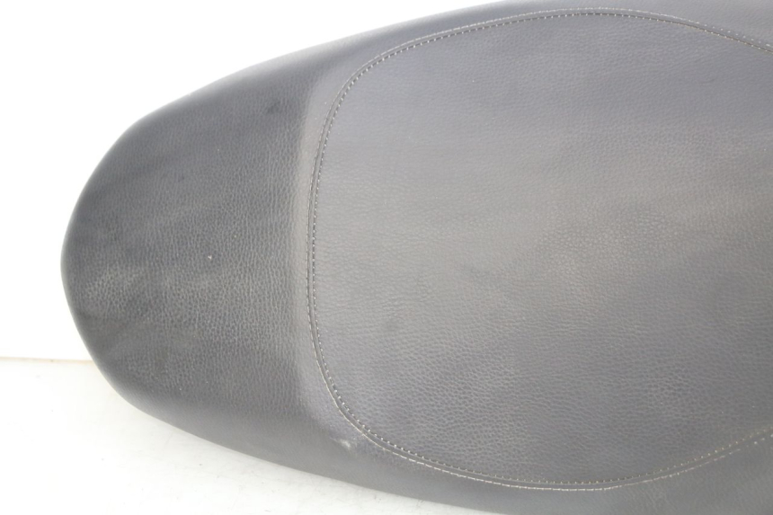 photo de SELLE PEUGEOT KISBEE 2T 50 (2010 - 2017)