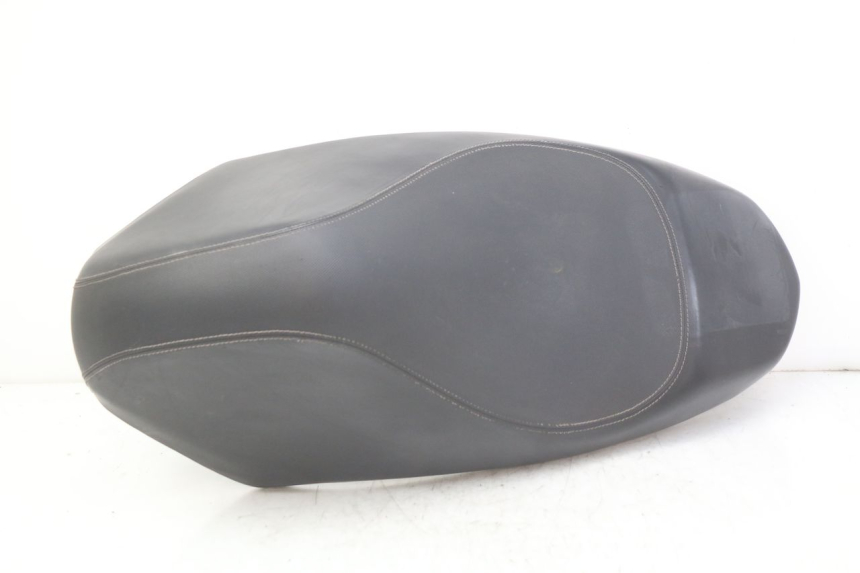 photo de SELLE PEUGEOT KISBEE 2T 50 (2010 - 2017)