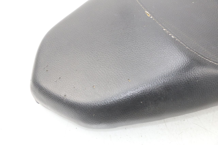 photo de SELLE PEUGEOT KISBEE 4T 50 (2010 - 2017)