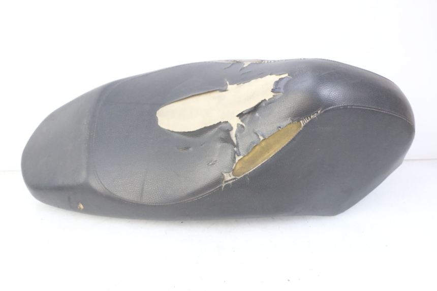 photo de SELLE PEUGEOT KISBEE 4T 50 (2010 - 2017)