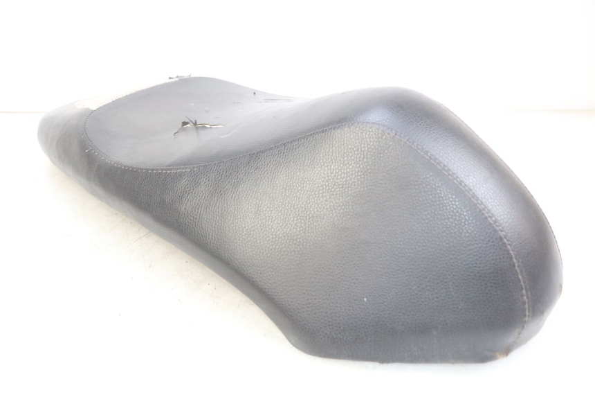 photo de SELLE PEUGEOT KISBEE 4T 50 (2010 - 2017)