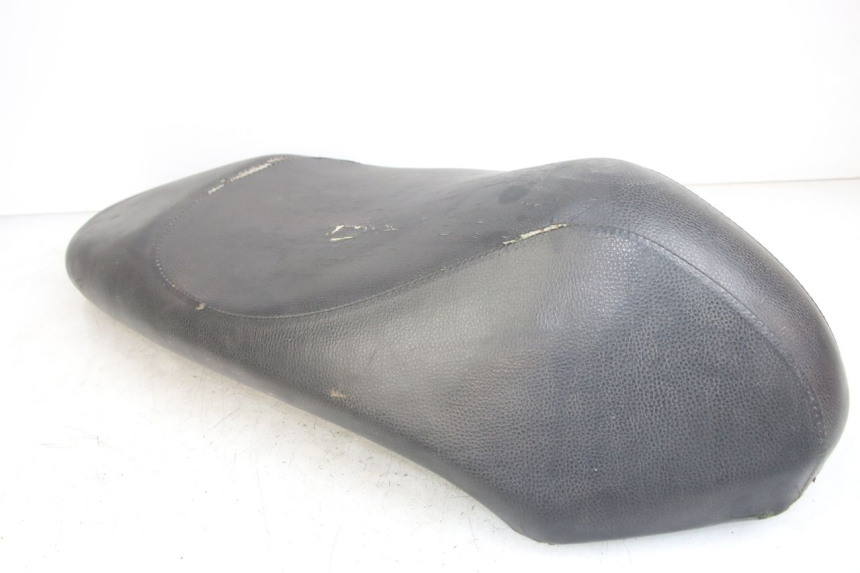 photo de SELLE PEUGEOT KISBEE 4T 50 (2010 - 2017)