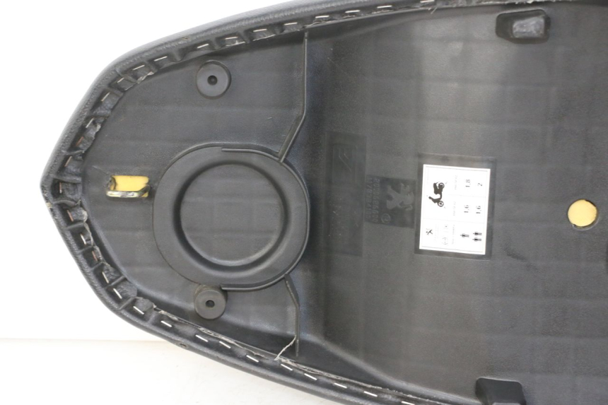 photo de SELLE PEUGEOT KISBEE 4T 50 (2018 - 2022)