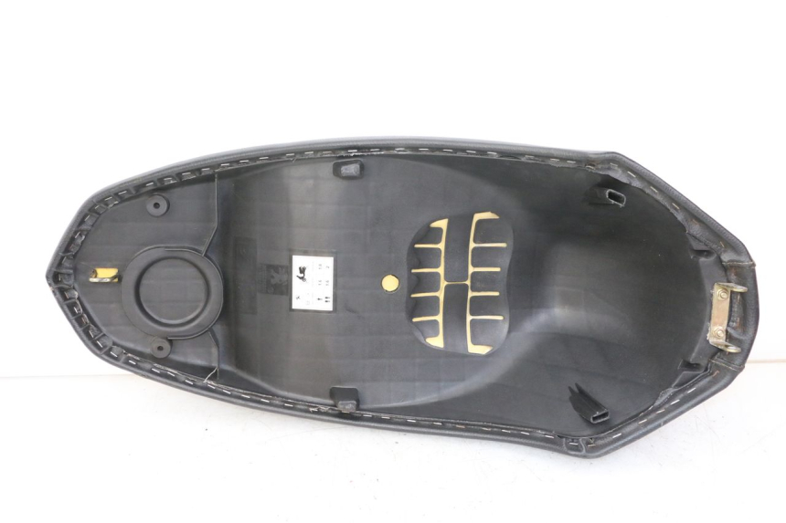 photo de SELLE PEUGEOT KISBEE 4T 50 (2018 - 2022)