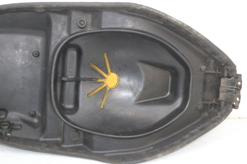photo de SITZ PIAGGIO FLY 4T 50 (2004 - 2010)