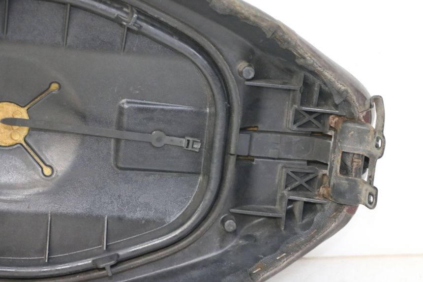 photo de SITZ PIAGGIO VESPA LX IE 125 (2010 - 2012)
